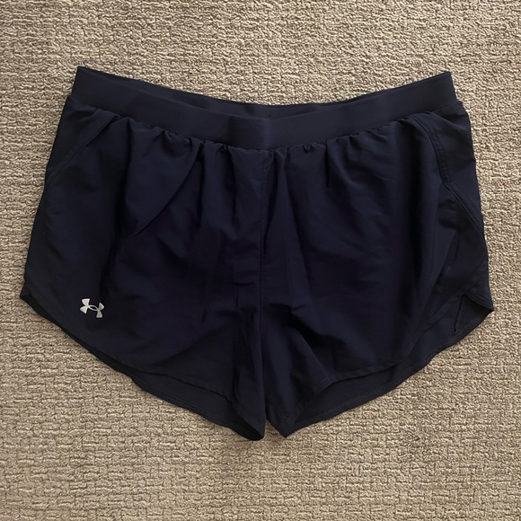 Womens XL Under Armour athletic shorts - Picture 1 of 2